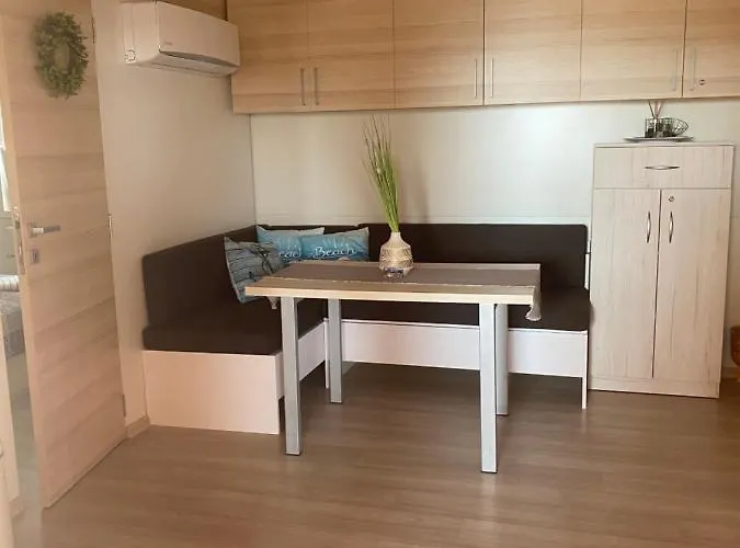 Del Mare, Seaside Family Pace, Free Parking And Wifi In Camp Dalmatino