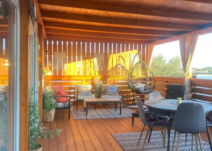 Del Mare, Seaside Family Pace, Free Parking And Wifi In Camp Dalmatino بيت للعطل *