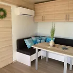 Del Mare, Seaside Family Pace, Free Parking And Wifi In Camp Dalmatino Drage
