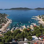 Del Mare, Seaside Family Pace, Free Parking And Wifi In Camp Dalmatino