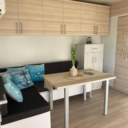 Del Mare, Seaside Family Pace, Free Parking And Wifi In Camp Dalmatino * Drage