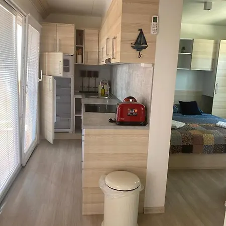 Del Mare, Seaside Family Pace, Free Parking And Wifi In Camp Dalmatino Hébergement de vacances *