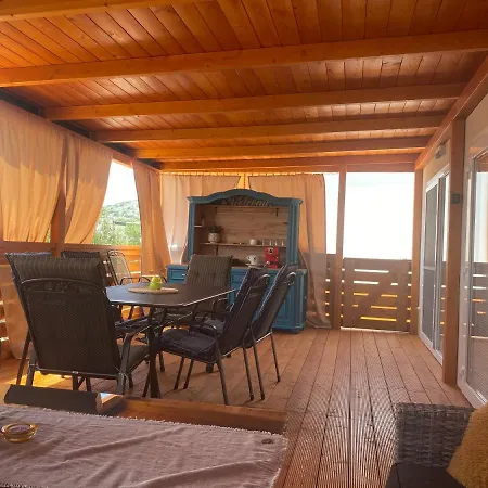 Del Mare, Seaside Family Pace, Free Parking And Wifi In Camp Dalmatino Hébergement de vacances