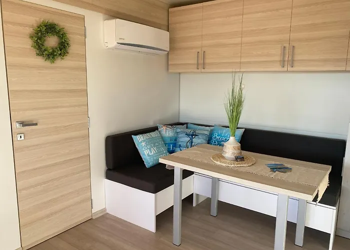 Del Mare, Seaside Family Pace, Free Parking And Wifi In Camp Dalmatino Drage