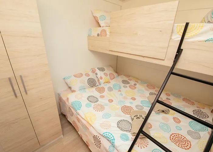 Дом отдыха Del Mare, Seaside Family Pace, Free Parking And Wifi In Camp Dalmatino Драге
