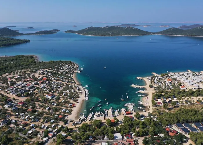 Del Mare, Seaside Family Pace, Free Parking And Wifi In Camp Dalmatino * Драге